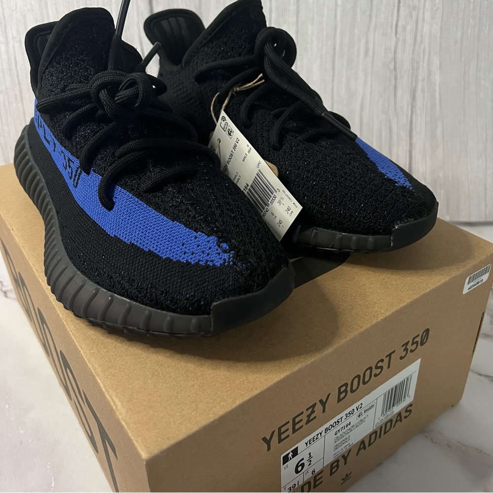 Dazzle Blue Yeezy Ultra Boost 350 V2 Size 6.5 *Brand New - GOAT Verified* - Picture 9 of 10